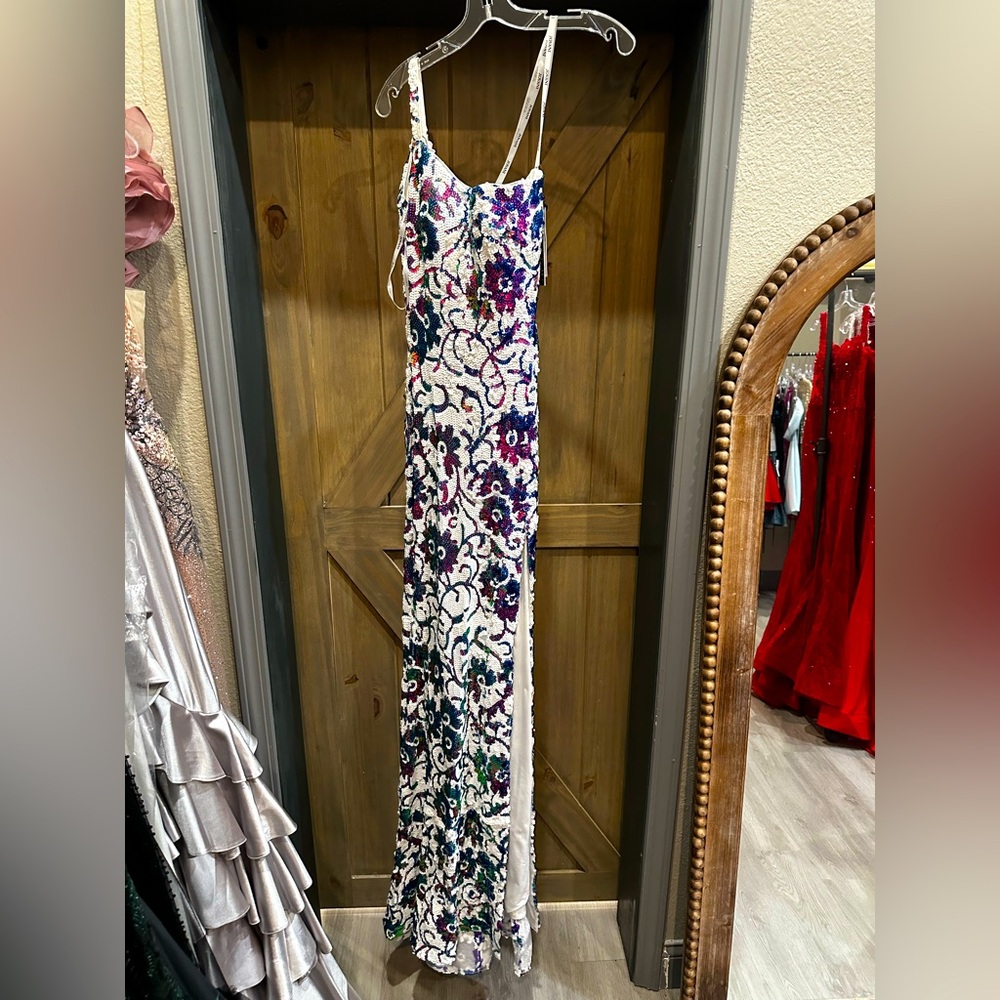 NEW Ivory/Purple Jovani Prom Dress Size 4